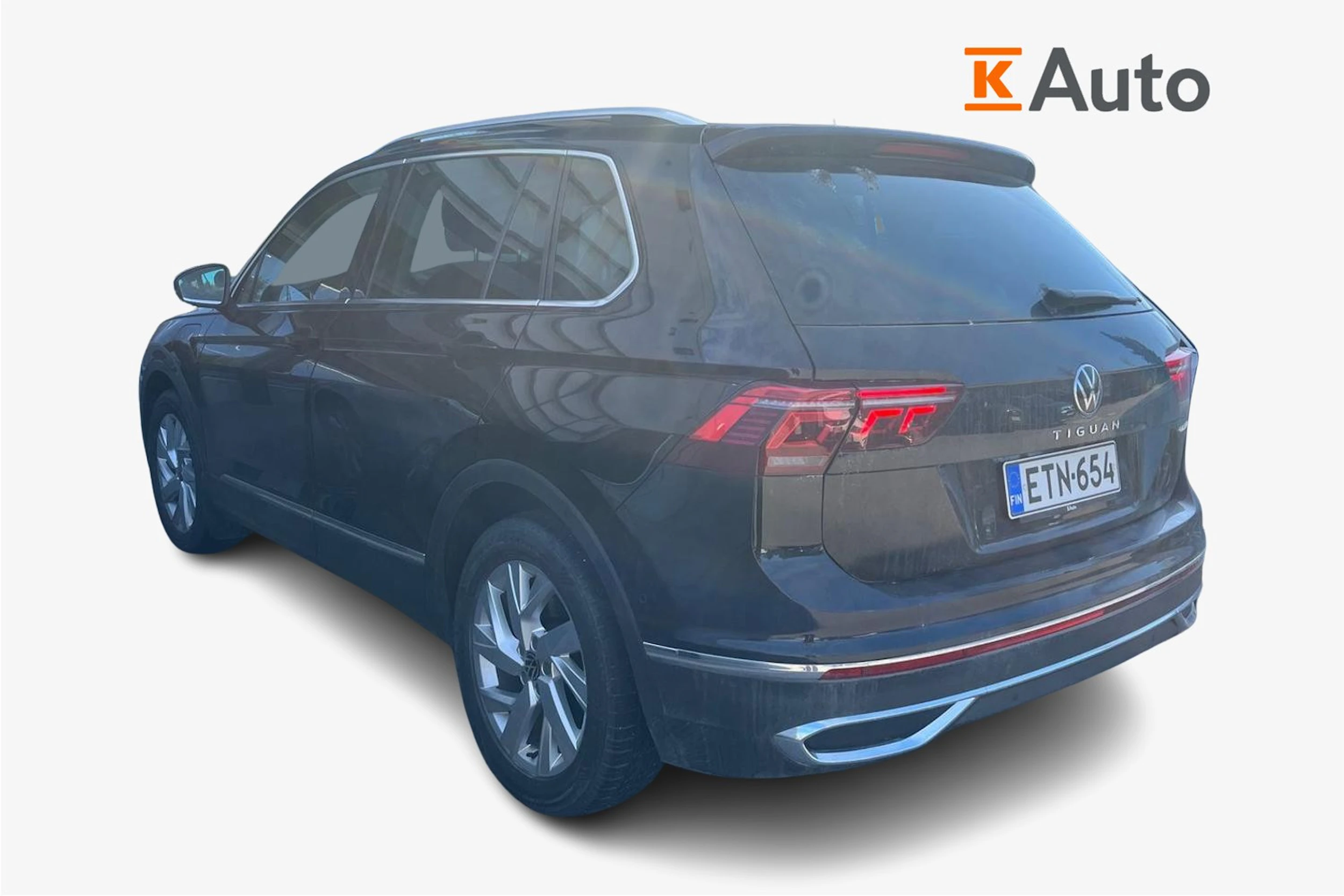musta Volkswagen Tiguan 2021 kuva 2.