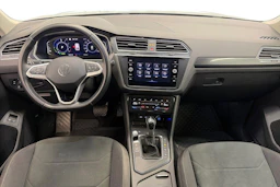 musta Volkswagen Tiguan 2021 kuva 9.