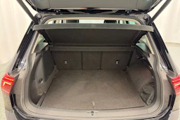 musta Volkswagen Tiguan 2021 kuva 15.