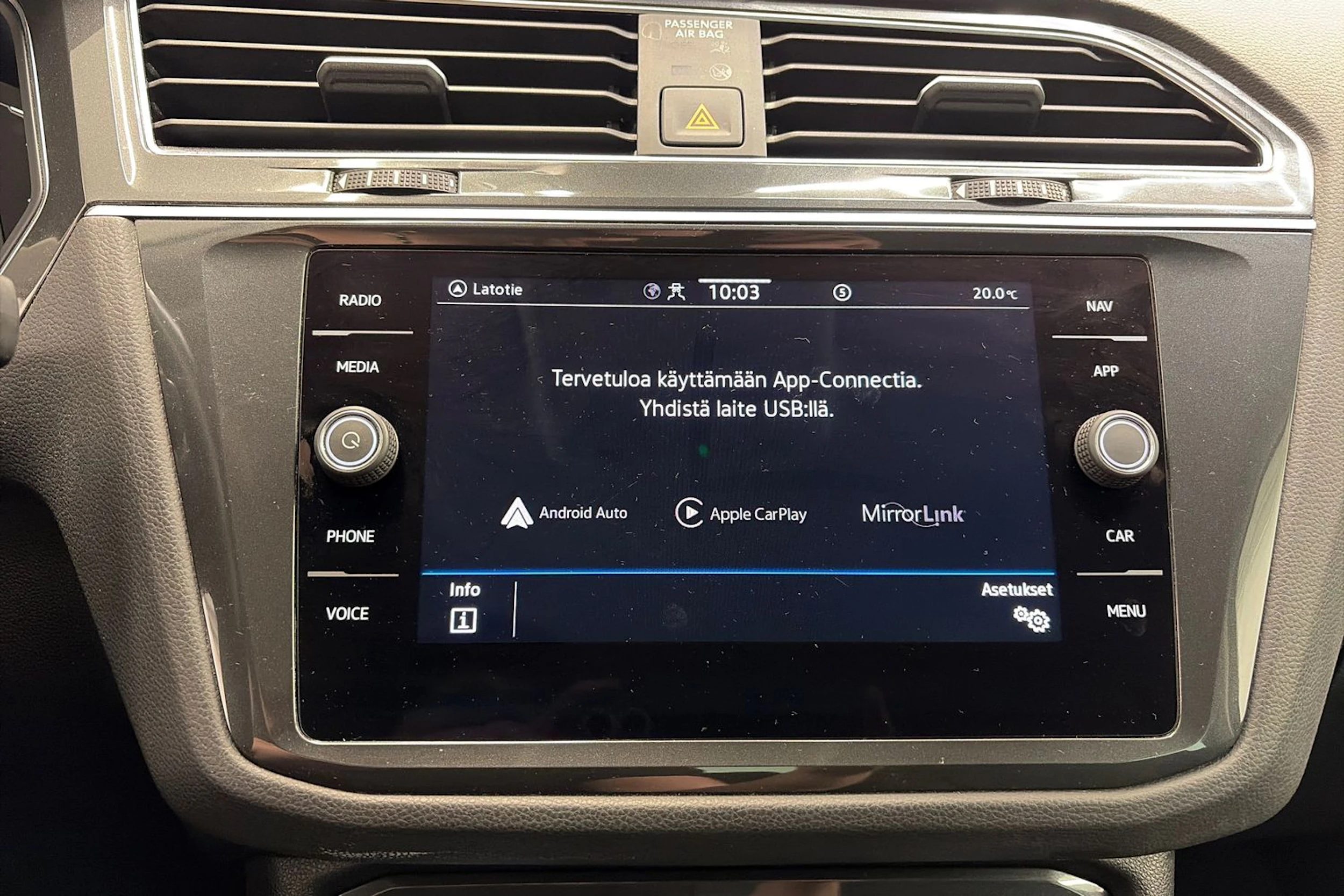 musta Volkswagen Tiguan 2021 kuva 23.