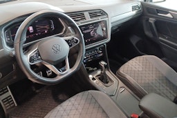 Sininen Volkswagen Tiguan 2021 kuva 7.