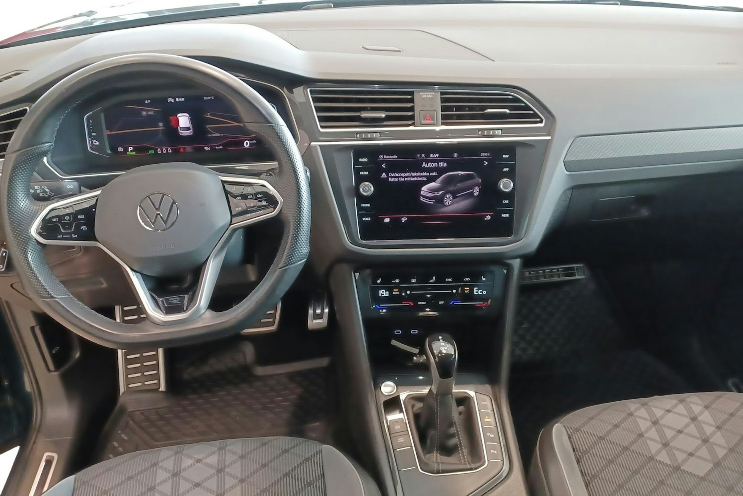 Sininen Volkswagen Tiguan 2021 kuva 9.
