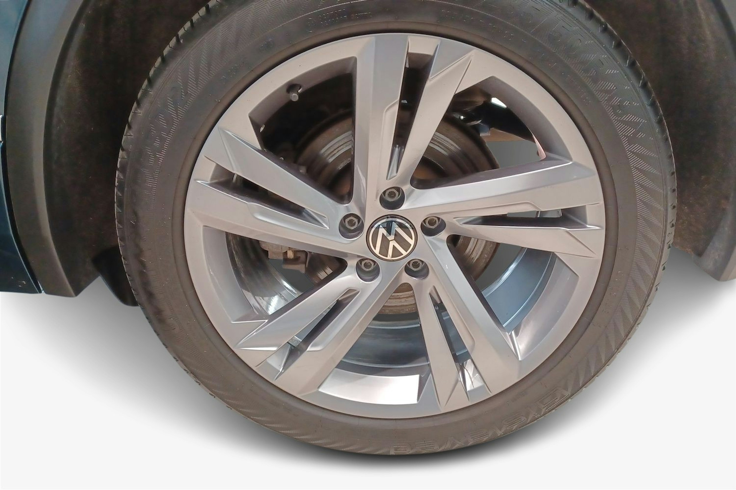 Sininen Volkswagen Tiguan 2021 kuva 11.