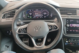 Sininen Volkswagen Tiguan 2021 kuva 15.