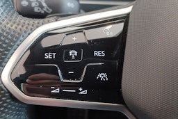 Sininen Volkswagen Tiguan 2021 kuva 16.