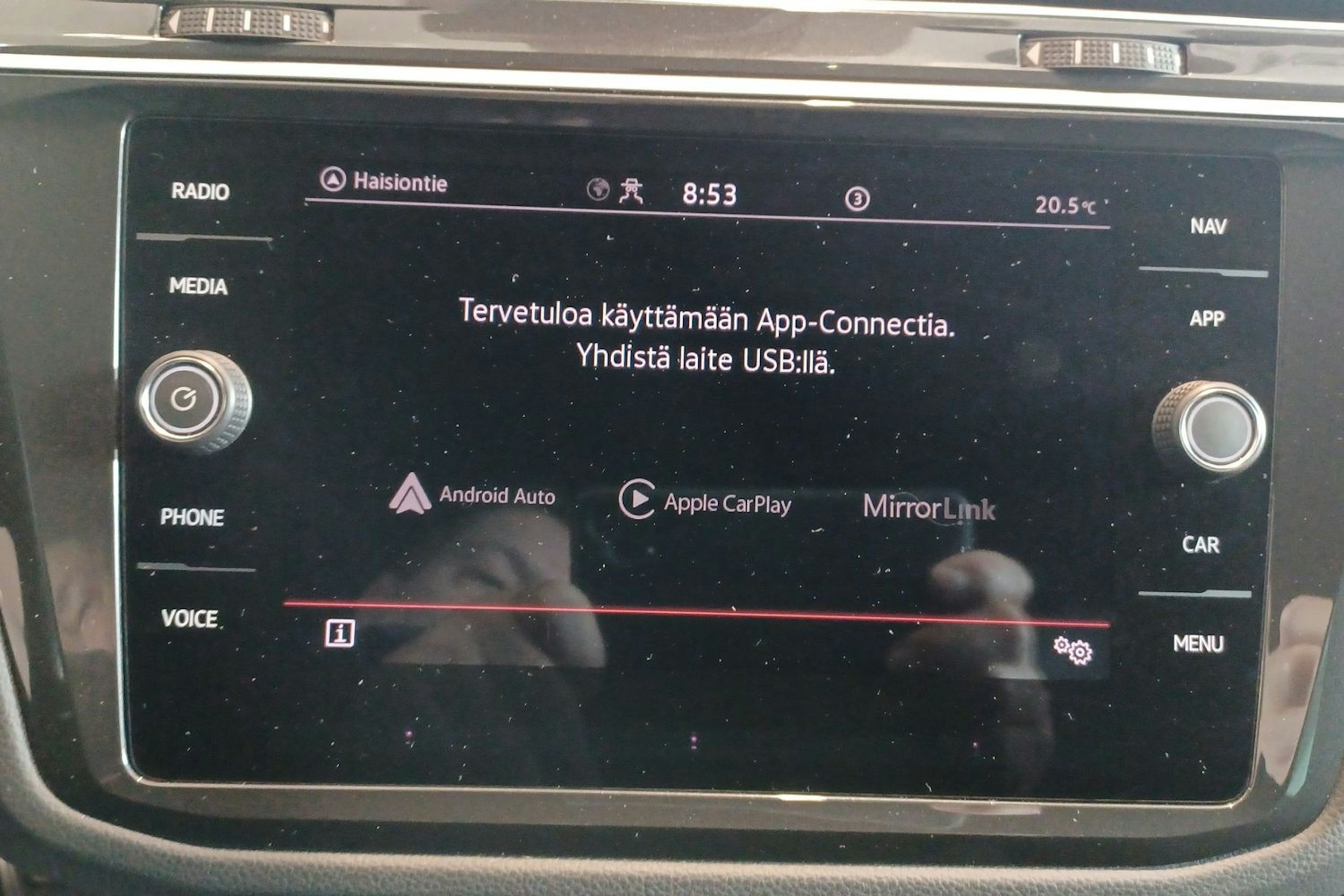 Sininen Volkswagen Tiguan 2021 kuva 22.