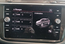 Sininen Volkswagen Tiguan 2021 kuva 26.