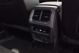 Sininen Volkswagen Tiguan 2021 kuva 31.
