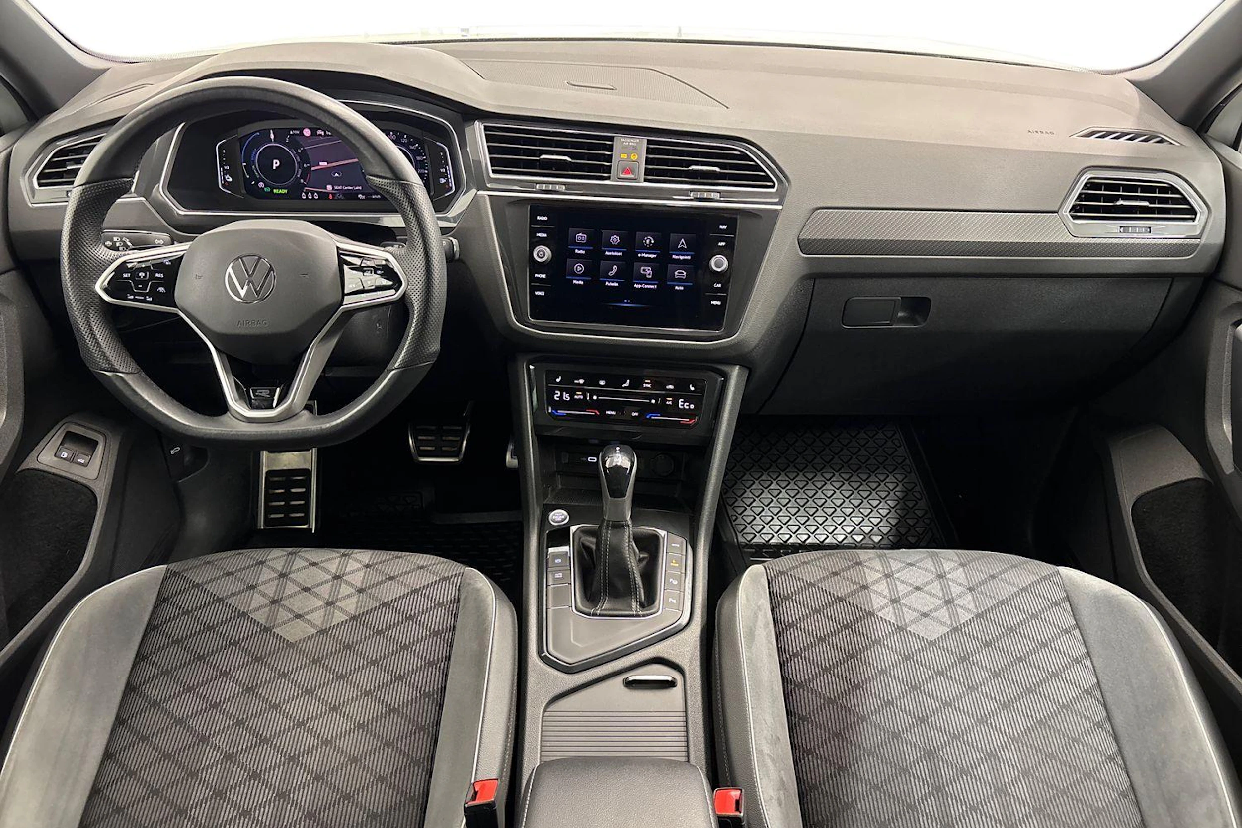 valkoinen Volkswagen Tiguan 2021 kuva 9.