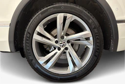 valkoinen Volkswagen Tiguan 2021 kuva 12.