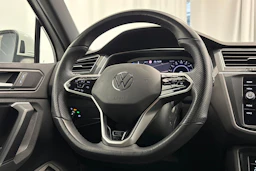 valkoinen Volkswagen Tiguan 2021 kuva 16.