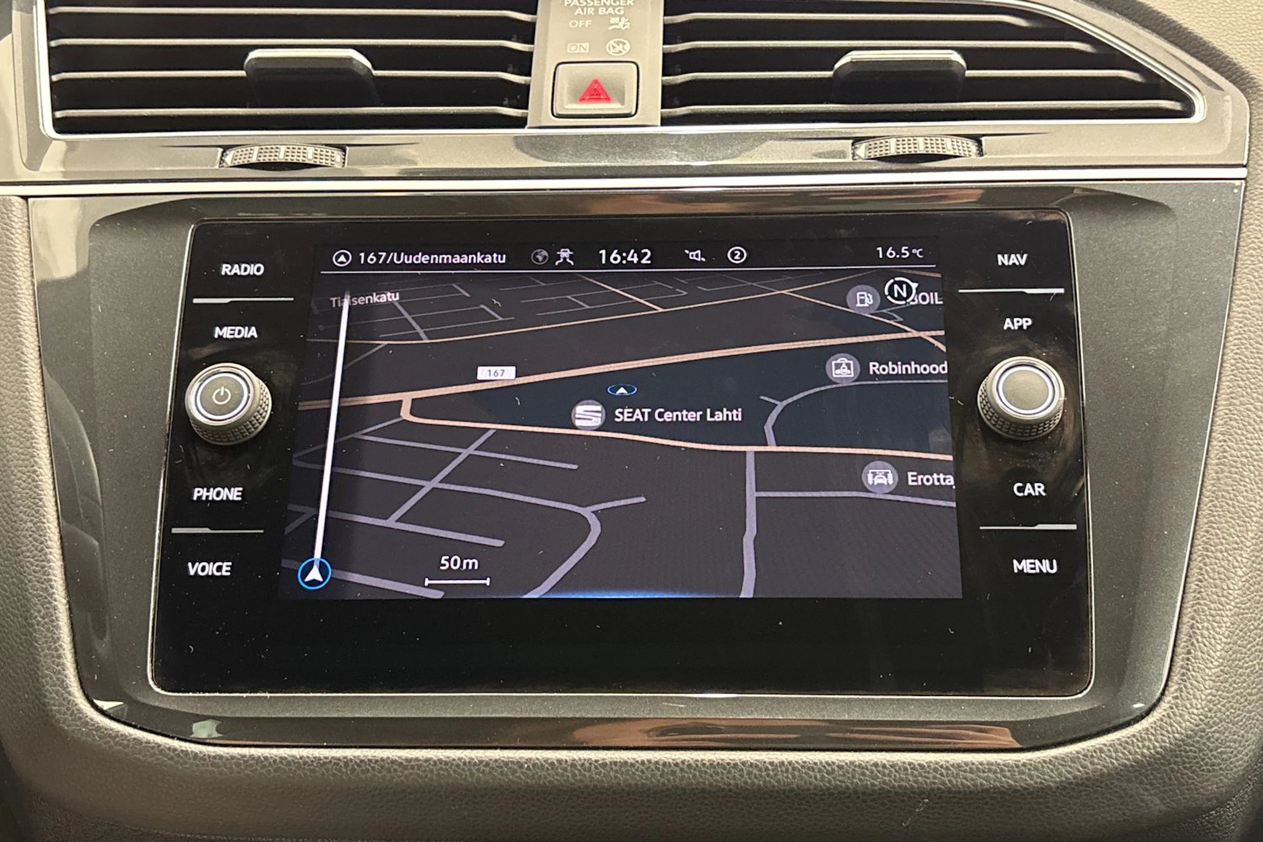 valkoinen Volkswagen Tiguan 2021 kuva 23.