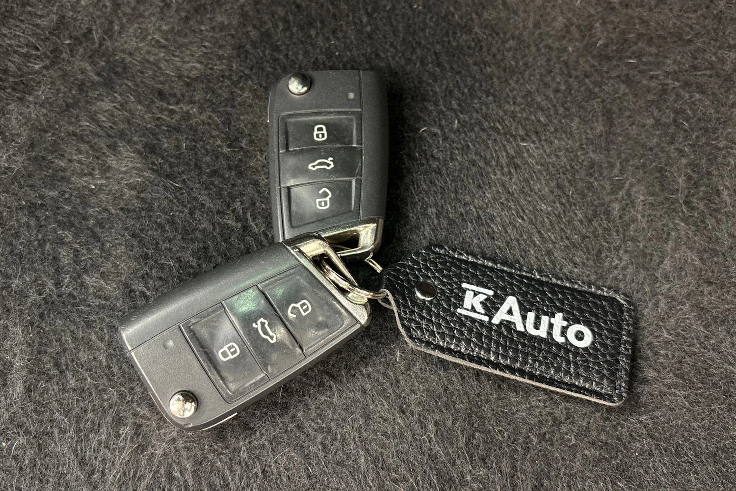 valkoinen Volkswagen Tiguan 2021 kuva 27.