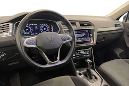 sininen Volkswagen Tiguan 2021 kuva 6.