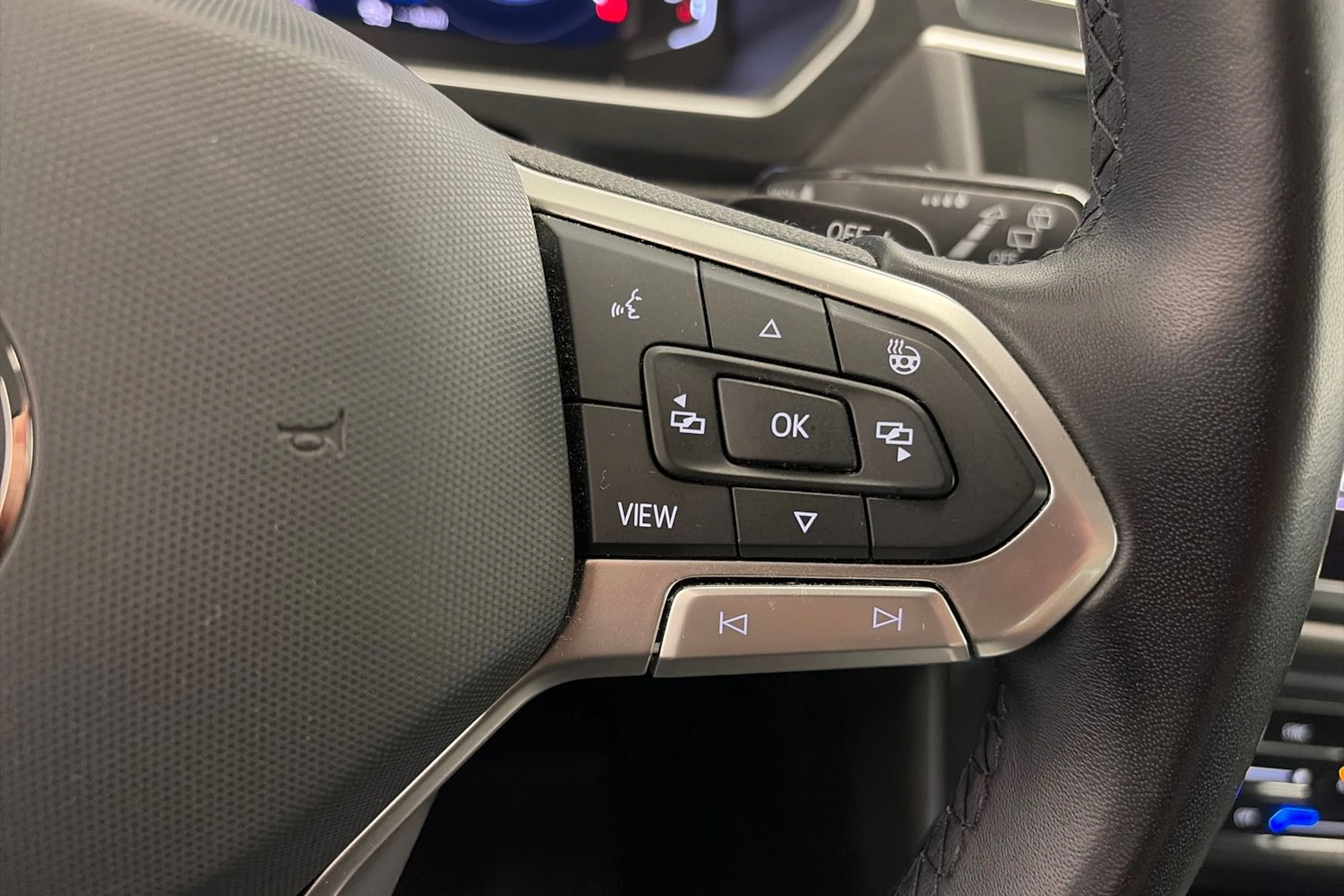 sininen Volkswagen Tiguan 2021 kuva 16.