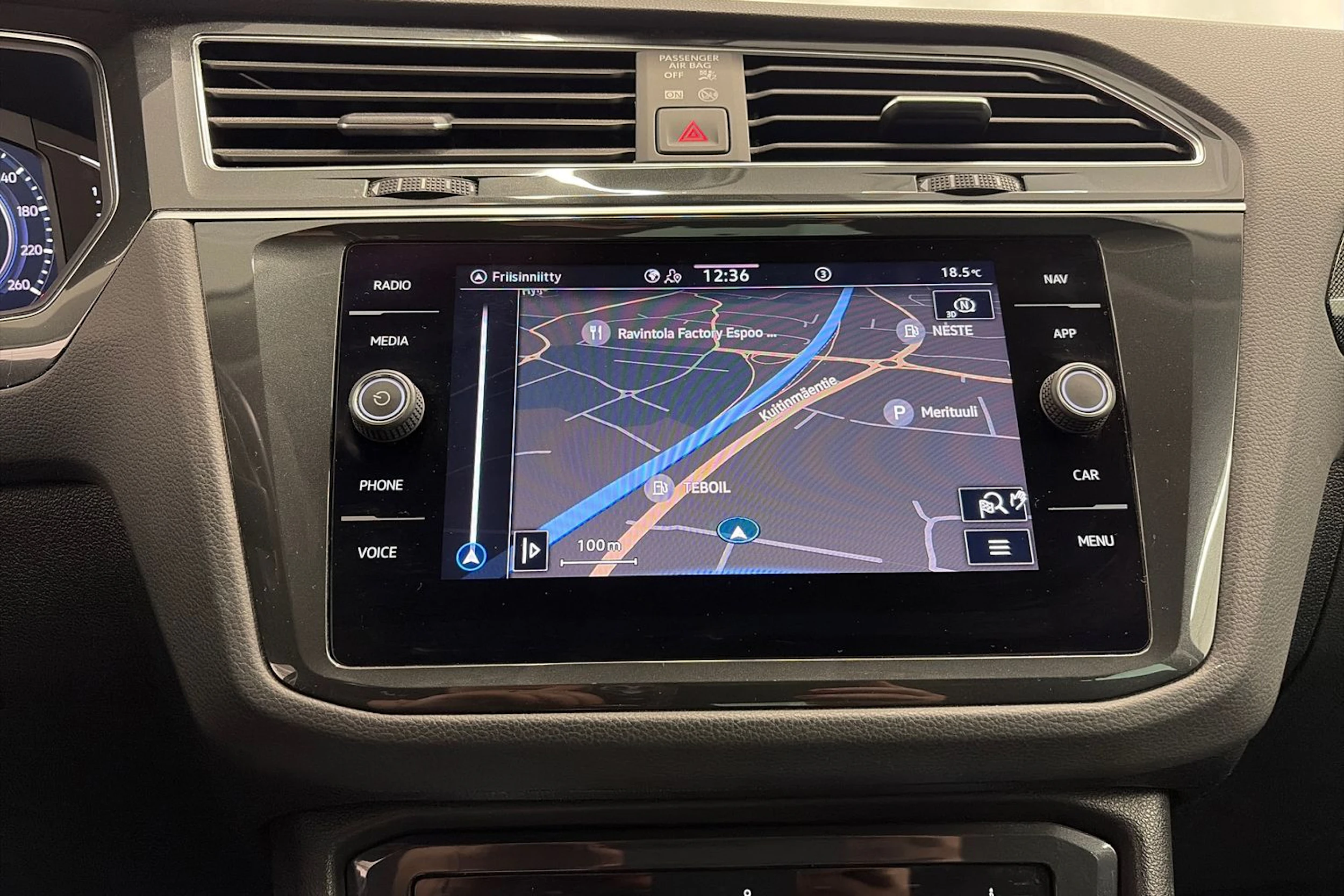 sininen Volkswagen Tiguan 2021 kuva 17.