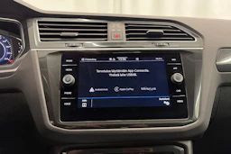 sininen Volkswagen Tiguan 2021 kuva 19.