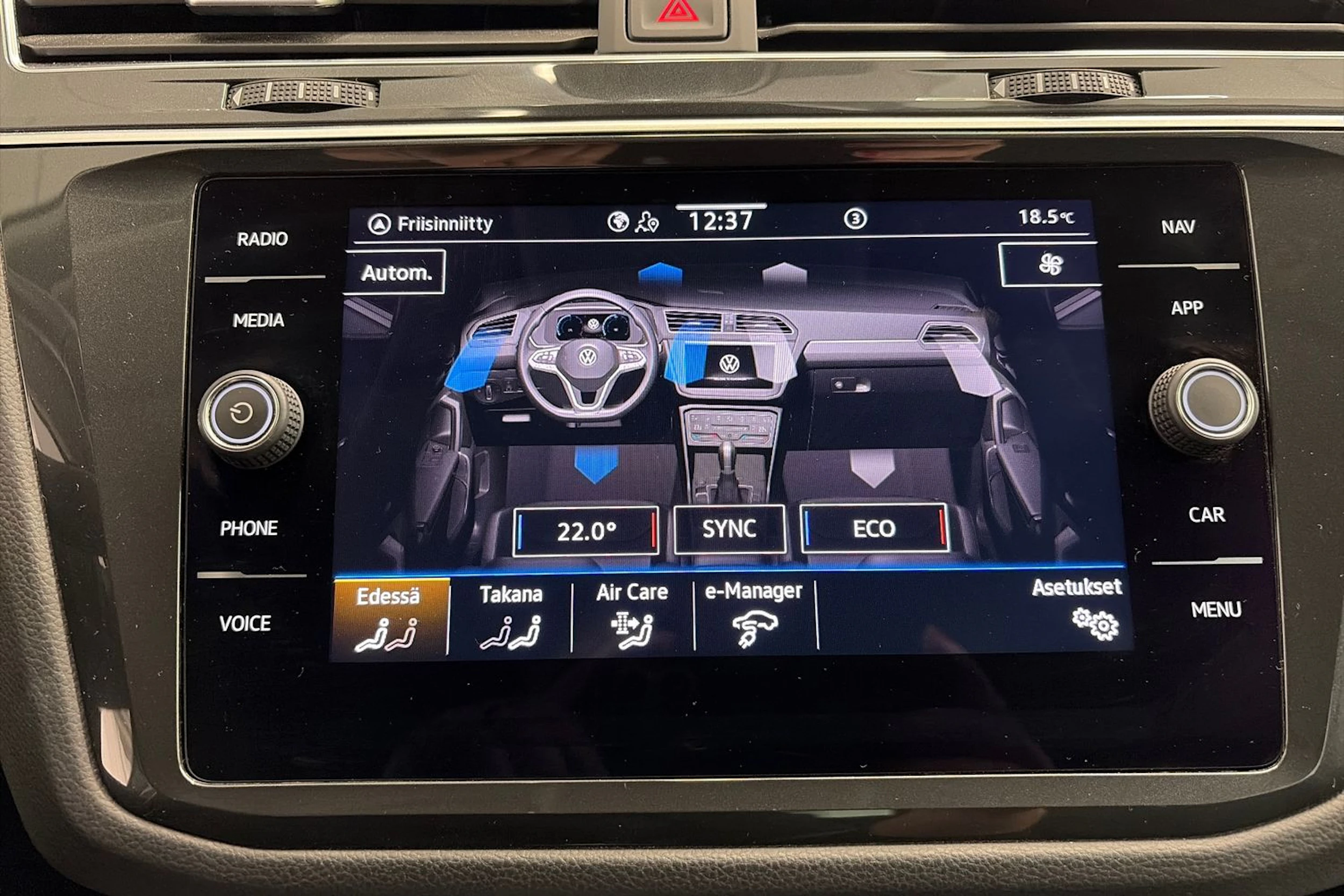 sininen Volkswagen Tiguan 2021 kuva 23.