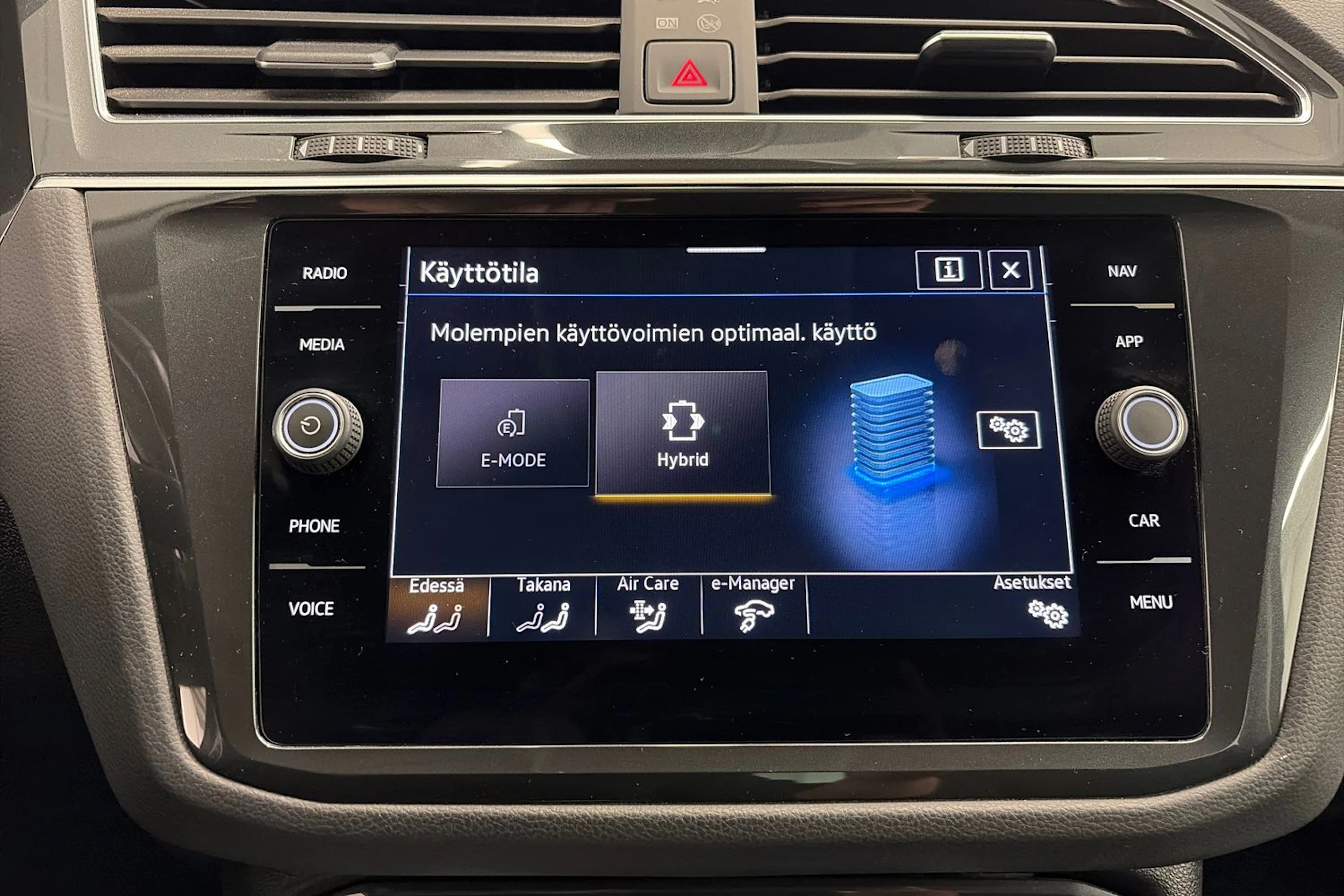 sininen Volkswagen Tiguan 2021 kuva 24.