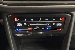 sininen Volkswagen Tiguan 2021 kuva 25.