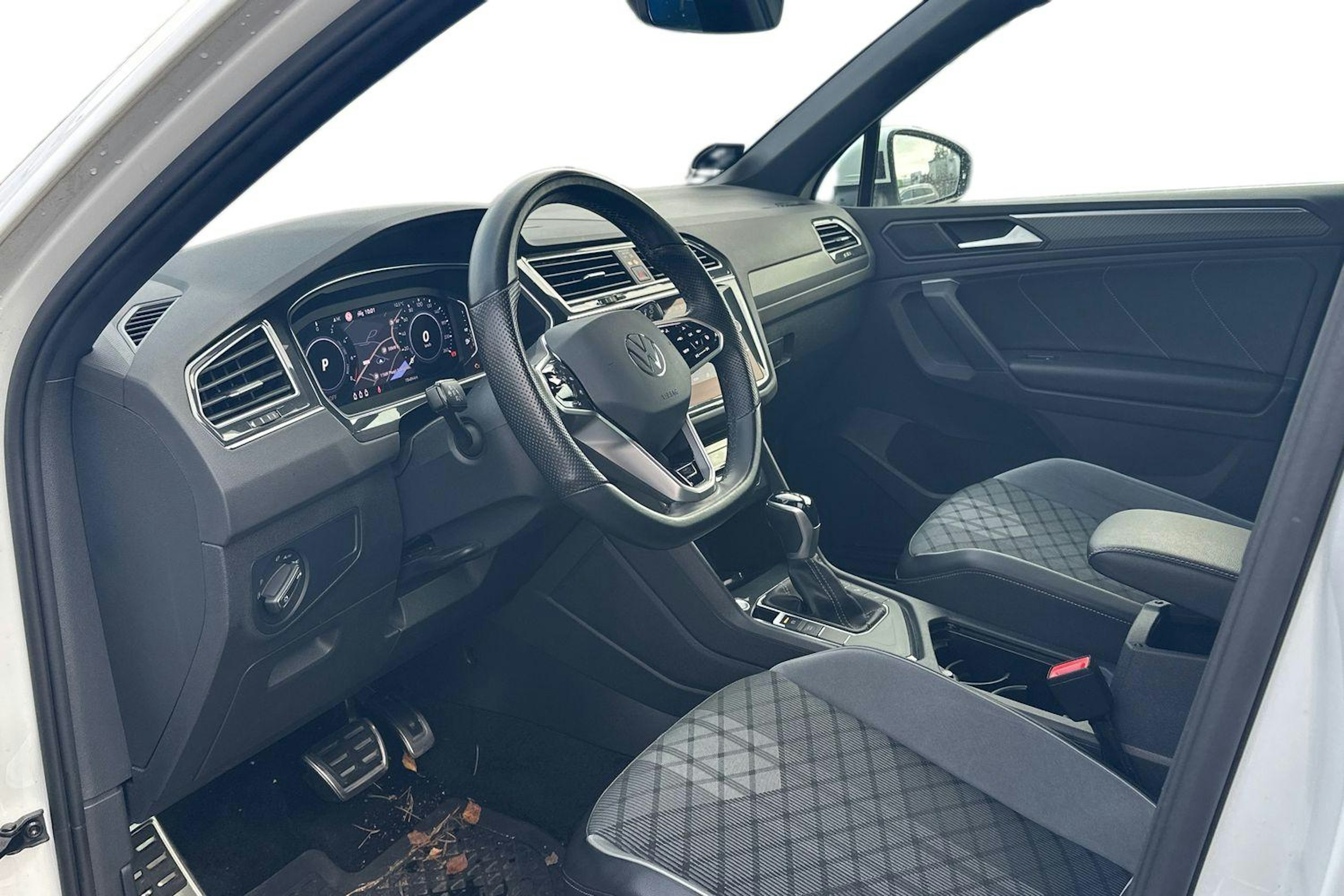 valkoinen Volkswagen Tiguan 2021 kuva 3.