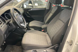 Valkoinen Volkswagen Tiguan 2021 kuva 18.