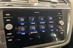 Valkoinen Volkswagen Tiguan 2021 kuva 23.
