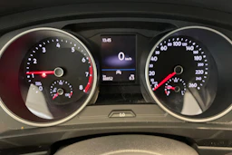 Valkoinen Volkswagen Tiguan 2021 kuva 25.