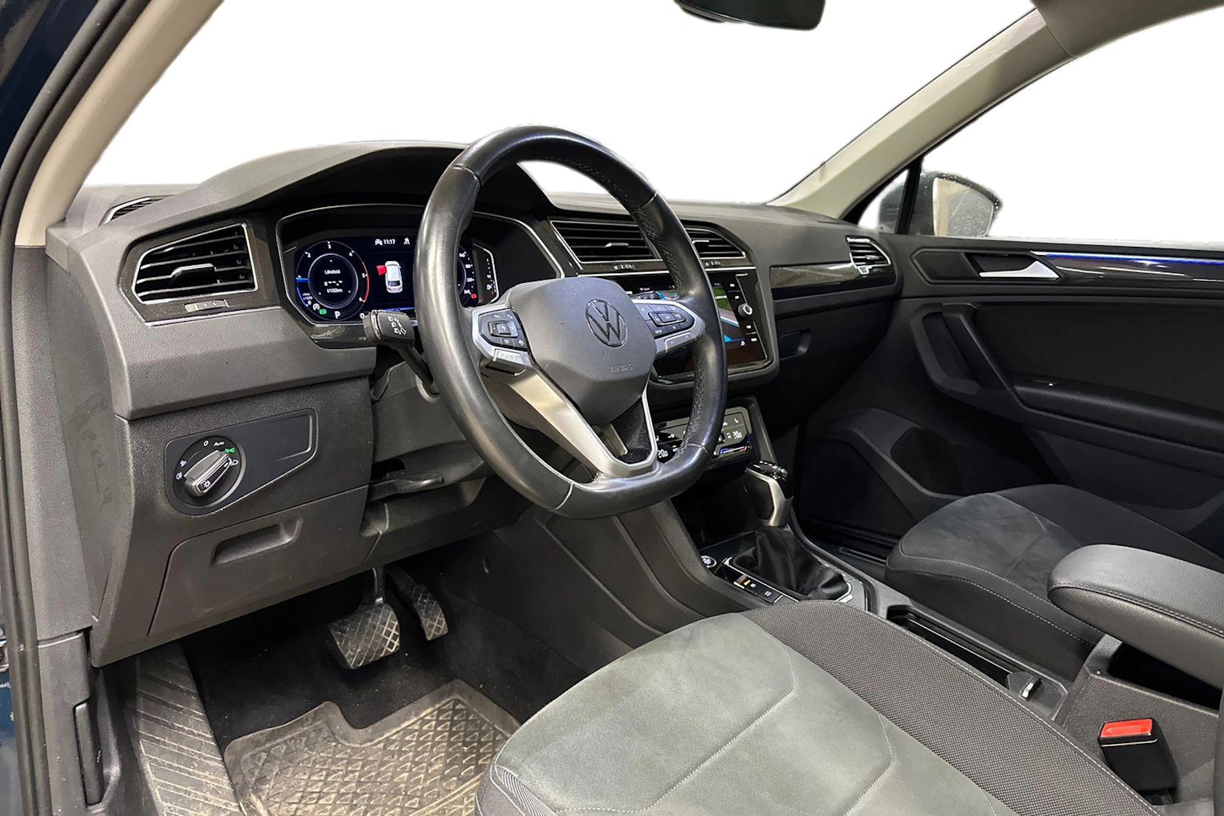 sininen Volkswagen Tiguan 2021 kuva 3.