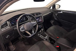 harmaa Volkswagen Tiguan 2021 kuva 8.