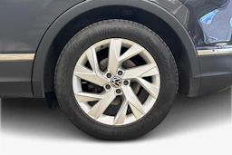 harmaa Volkswagen Tiguan 2021 kuva 12.