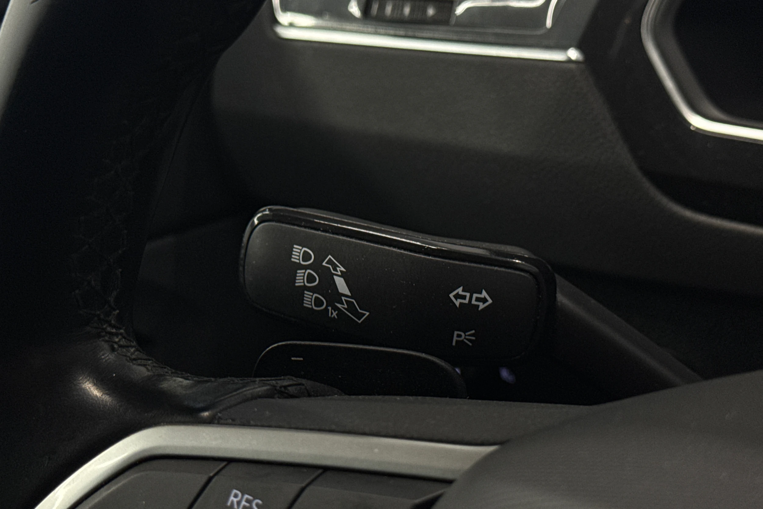harmaa Volkswagen Tiguan 2021 kuva 19.