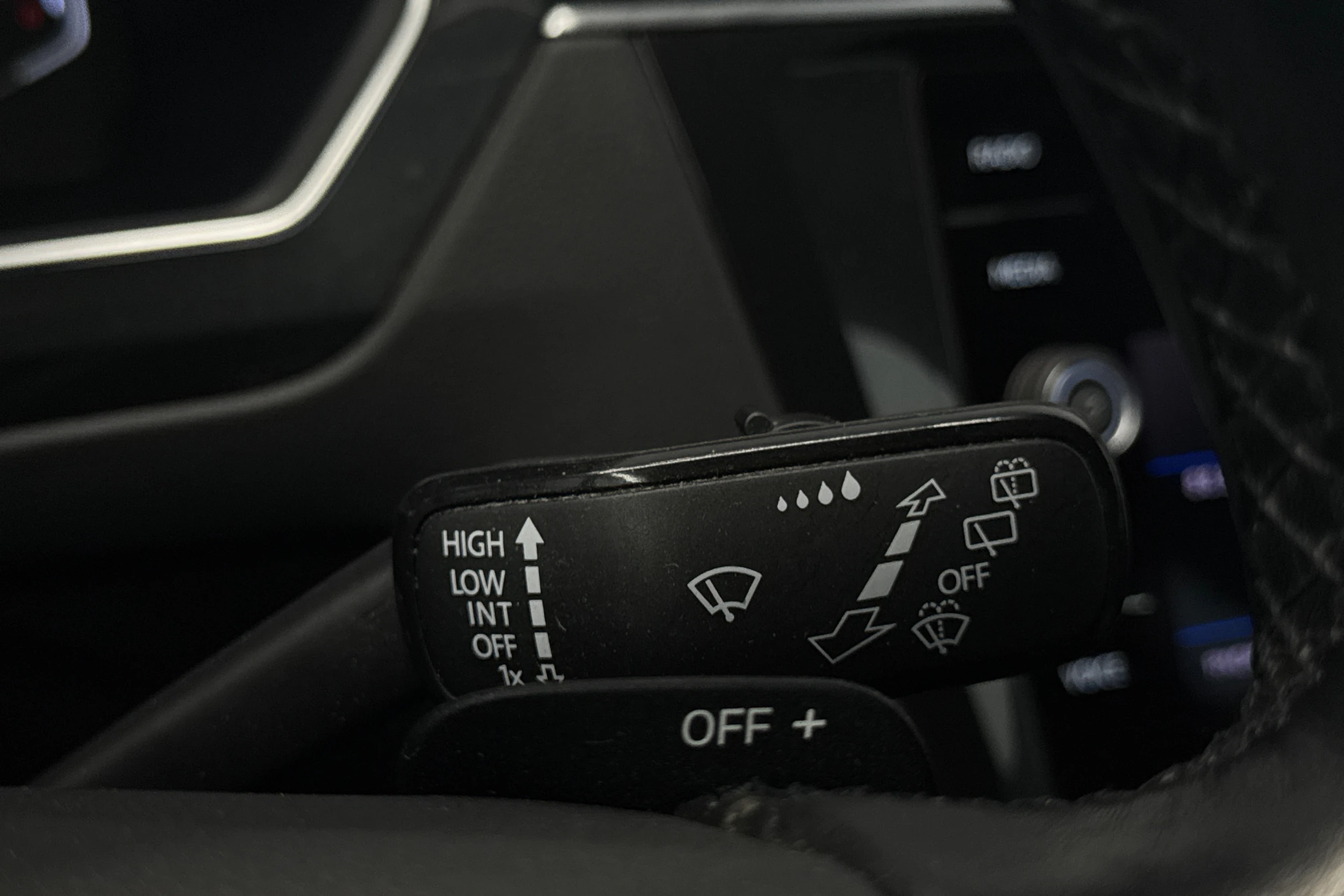 harmaa Volkswagen Tiguan 2021 kuva 20.