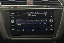 harmaa Volkswagen Tiguan 2021 kuva 23.