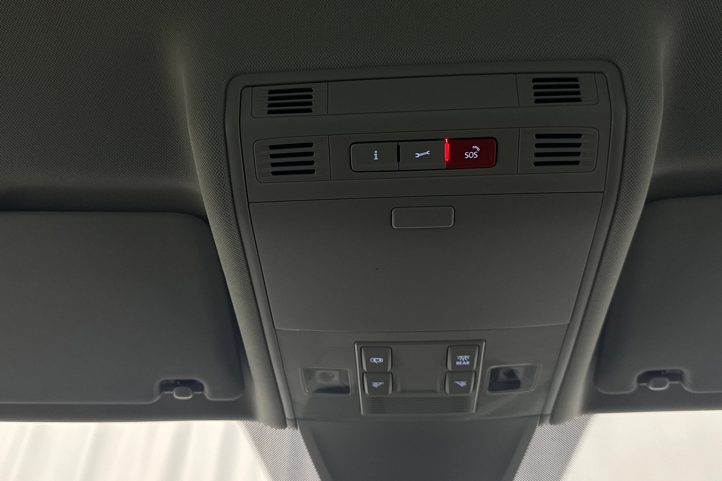 harmaa Volkswagen Tiguan 2021 kuva 26.