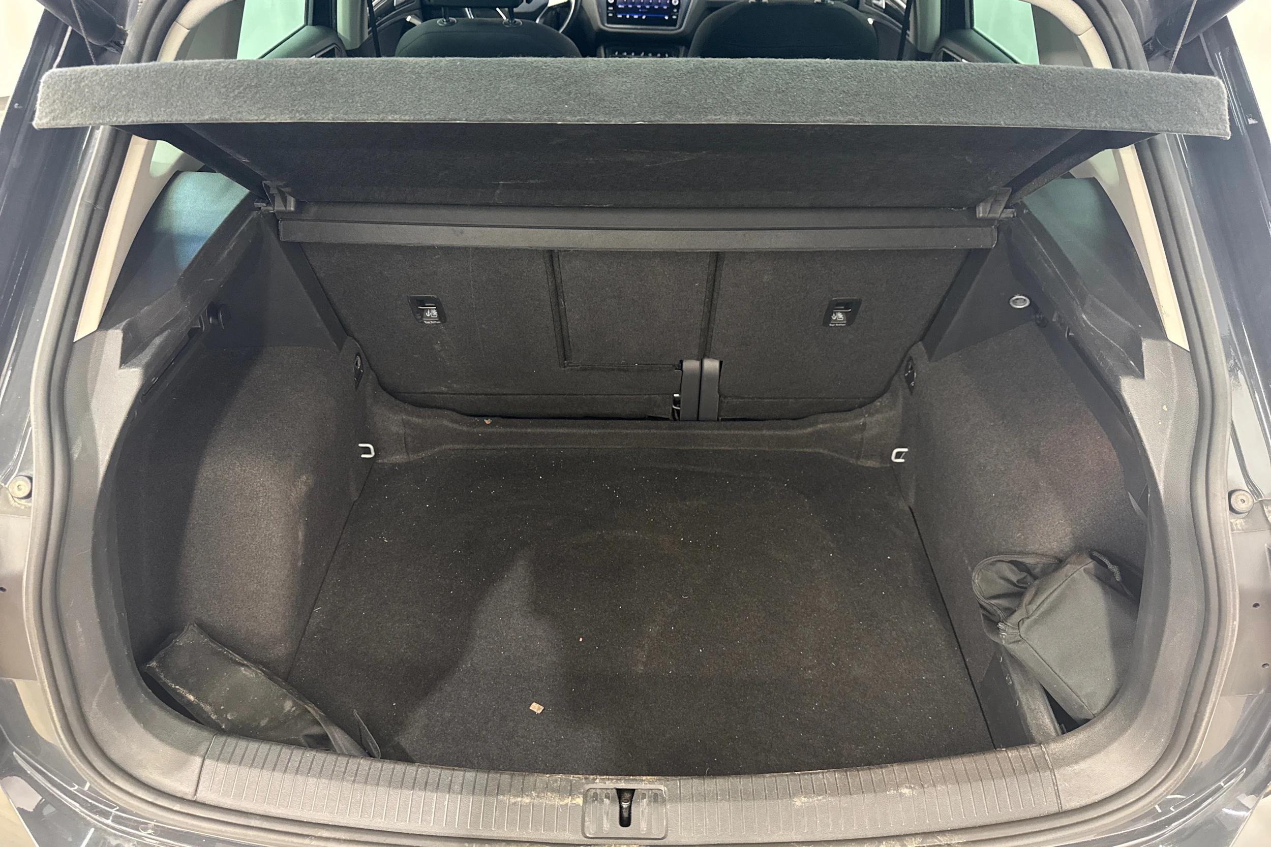 harmaa Volkswagen Tiguan 2021 kuva 28.