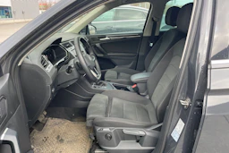 Harmaa Volkswagen Tiguan 2021 kuva 4.