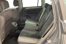 Harmaa Volkswagen Tiguan 2021 kuva 8.
