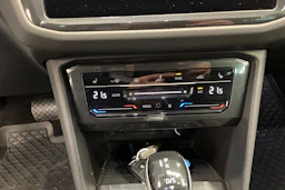 Harmaa Volkswagen Tiguan 2021 kuva 15.