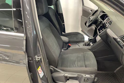 Harmaa Volkswagen Tiguan 2021 kuva 25.