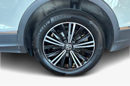 valkoinen Volkswagen Tiguan 2021 kuva 9.