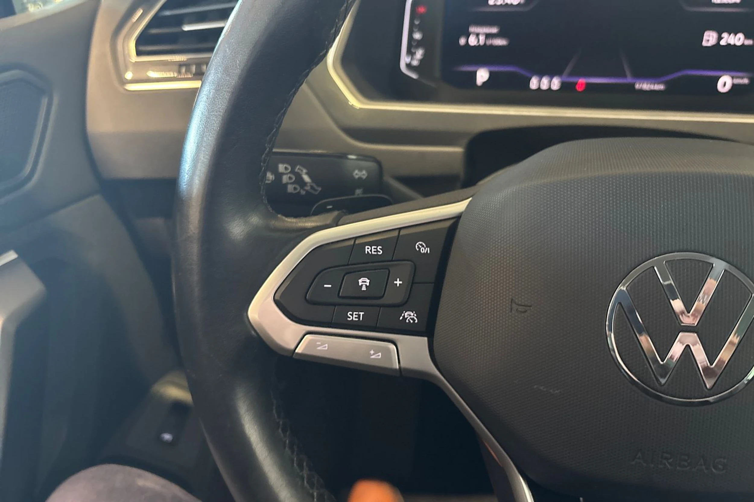 valkoinen Volkswagen Tiguan 2021 kuva 14.