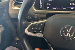 valkoinen Volkswagen Tiguan 2021 kuva 14.