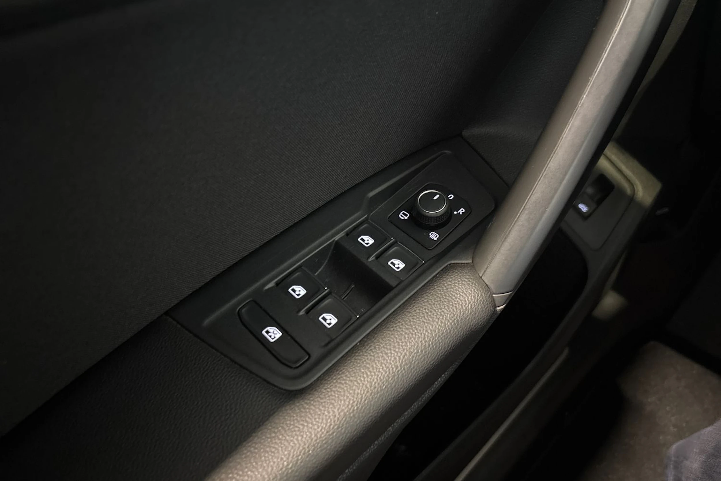 valkoinen Volkswagen Tiguan 2021 kuva 17.
