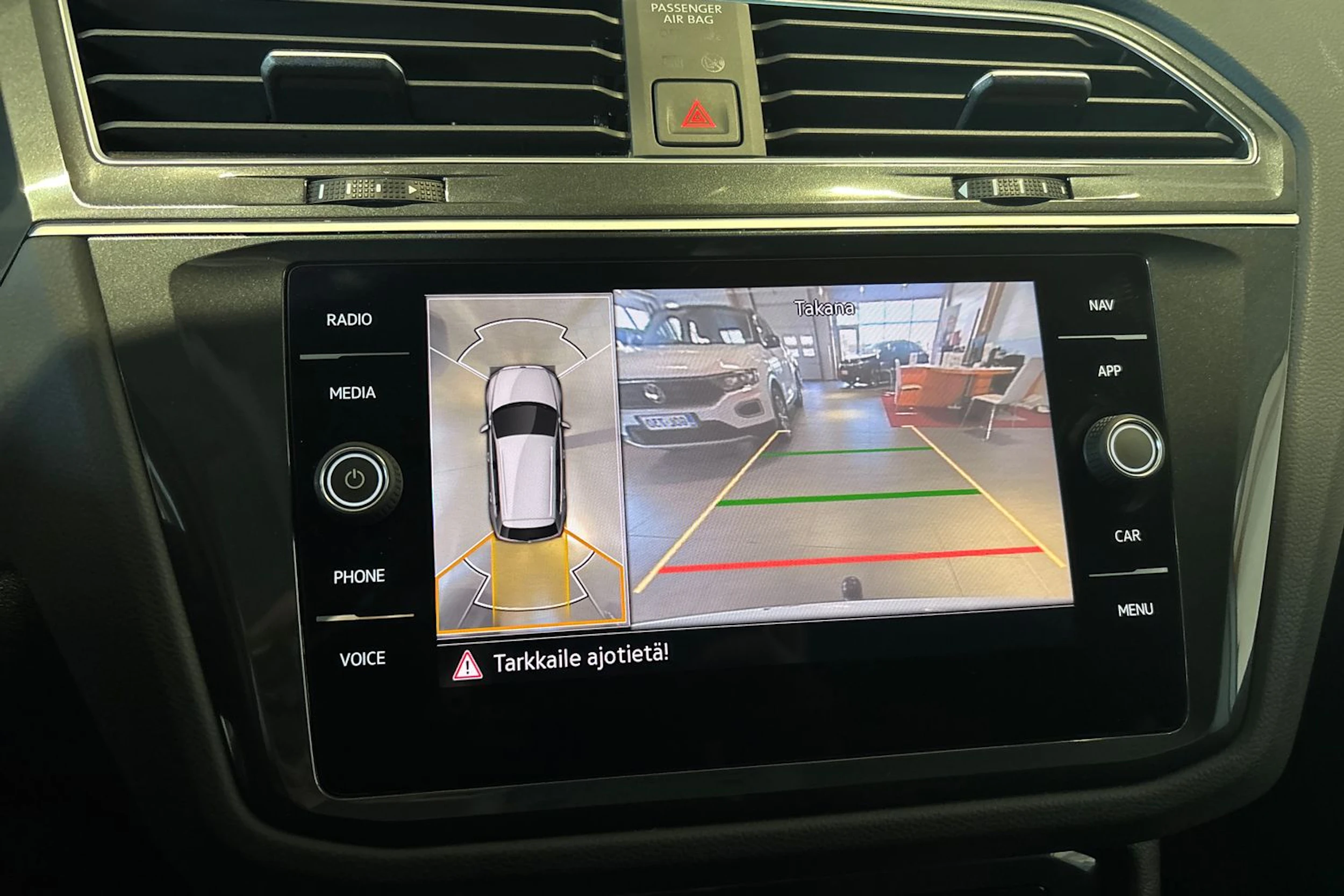 valkoinen Volkswagen Tiguan 2021 kuva 19.