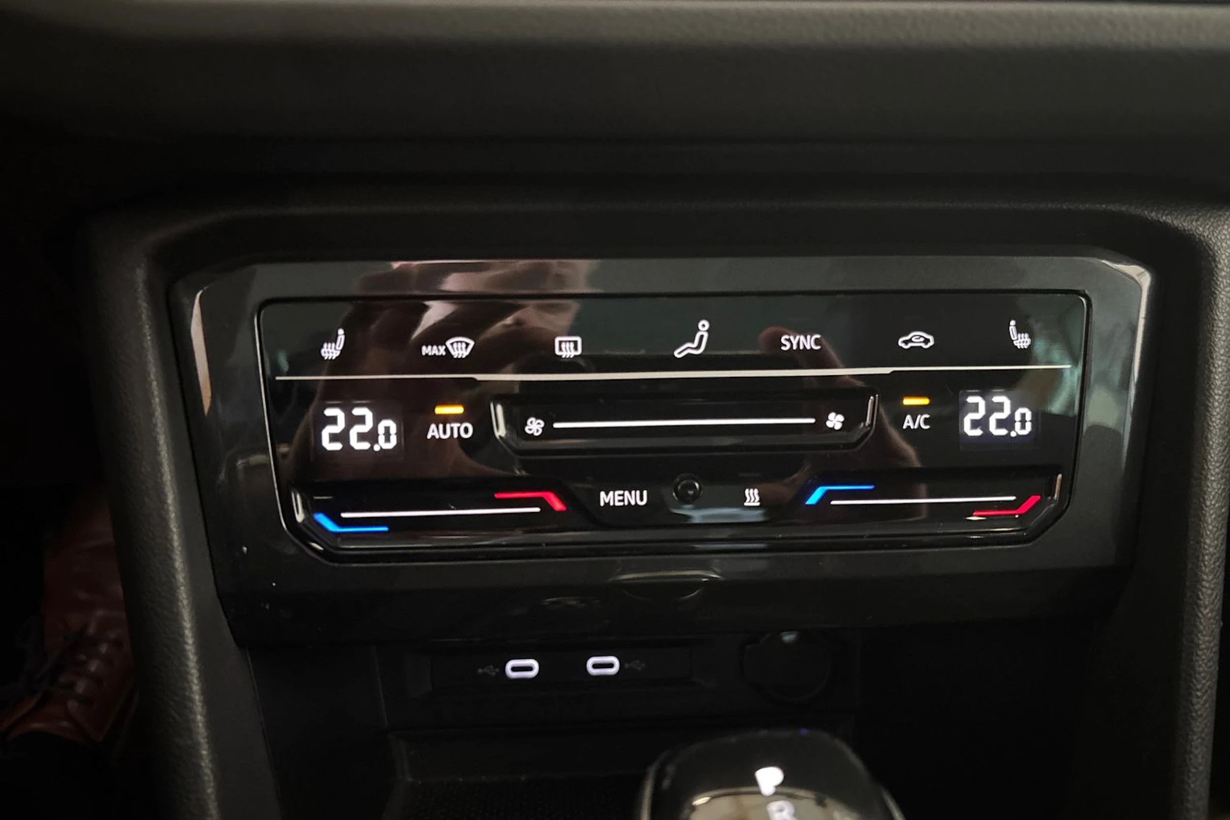 valkoinen Volkswagen Tiguan 2021 kuva 22.