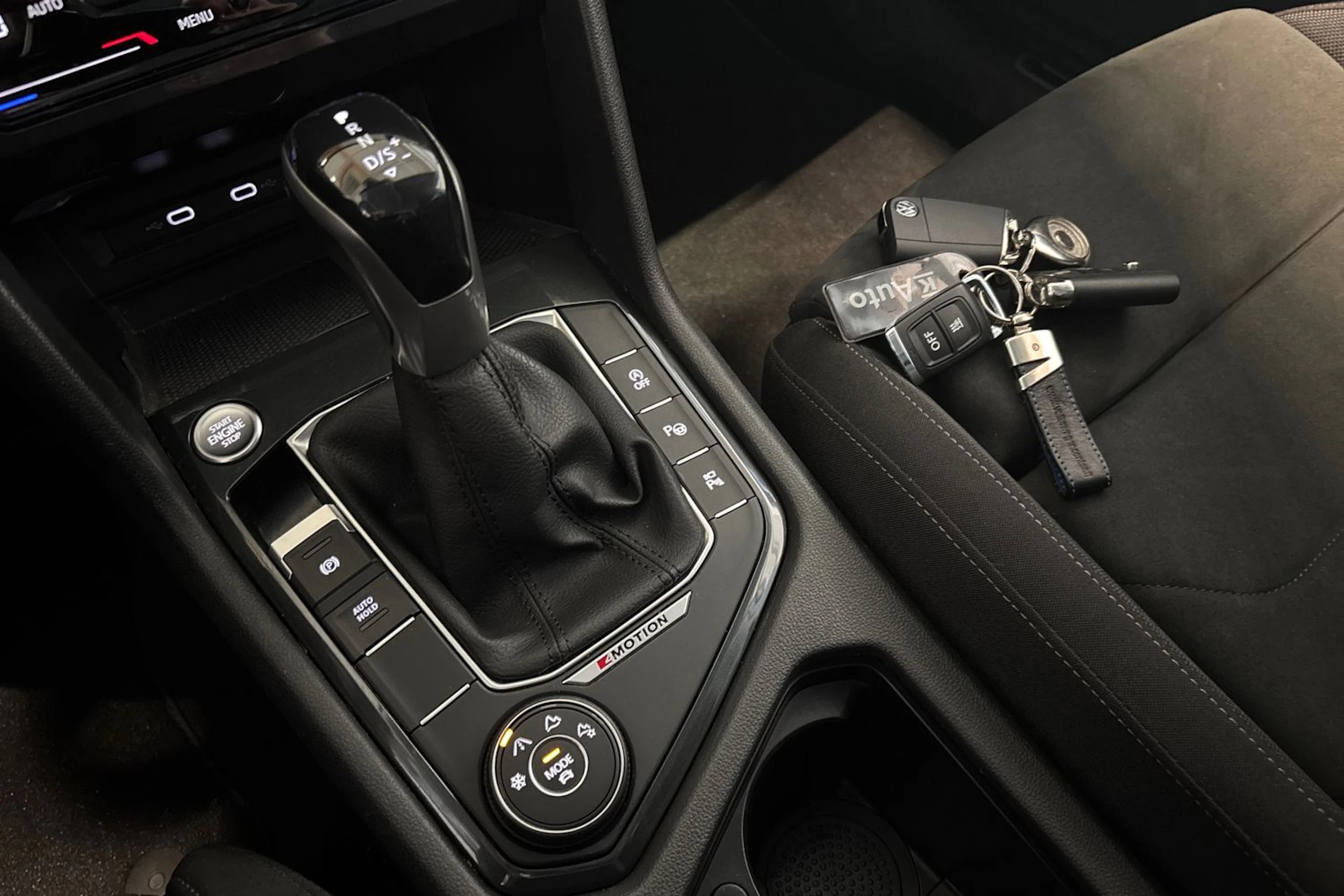 valkoinen Volkswagen Tiguan 2021 kuva 23.