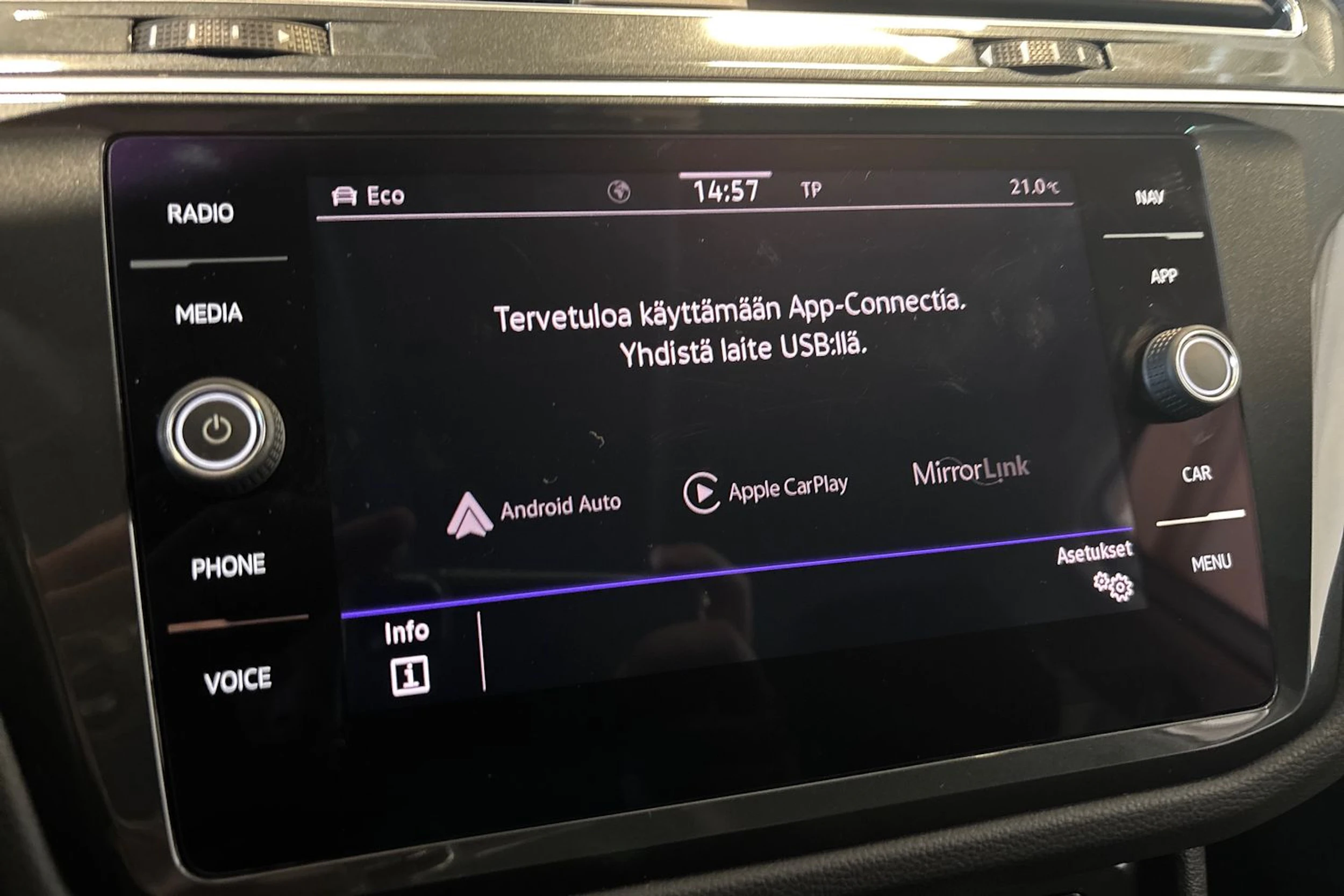 valkoinen Volkswagen Tiguan 2021 kuva 25.
