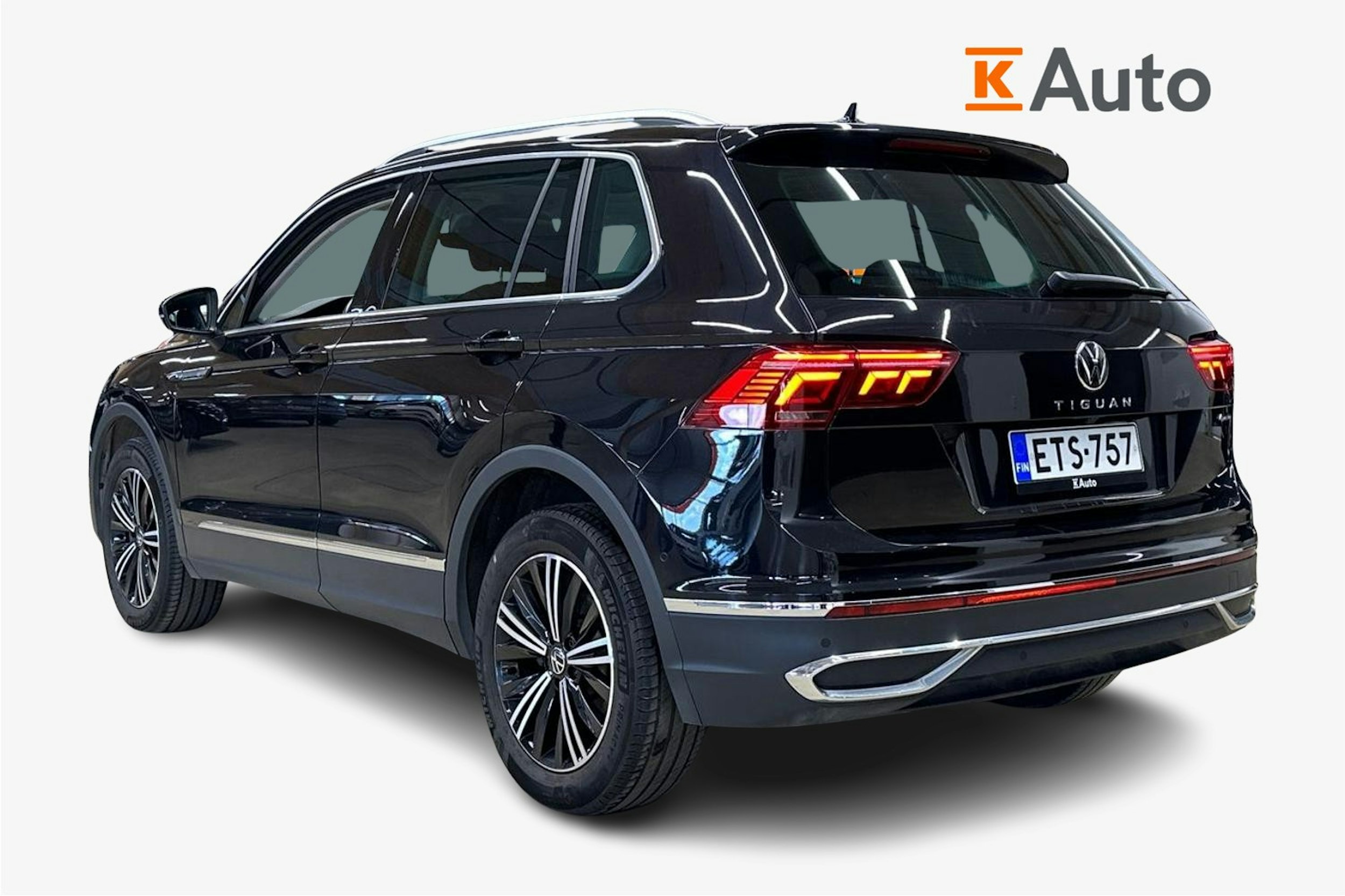 musta Volkswagen Tiguan 2021 kuva 2.