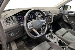 musta Volkswagen Tiguan 2021 kuva 7.